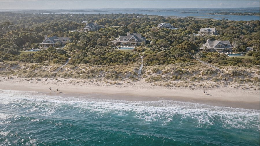 Le site vu du ciel, entre dunes et océan
